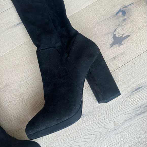 Black suede heeled boots - Picture 5 of 11